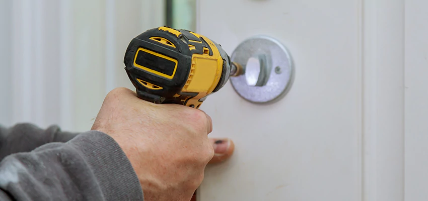 Street Locksmith For Smart Lock Repair in Avocado Heights, CA